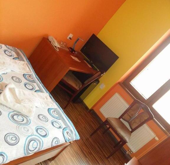 חדר סטנדרט, Centrál šaľa