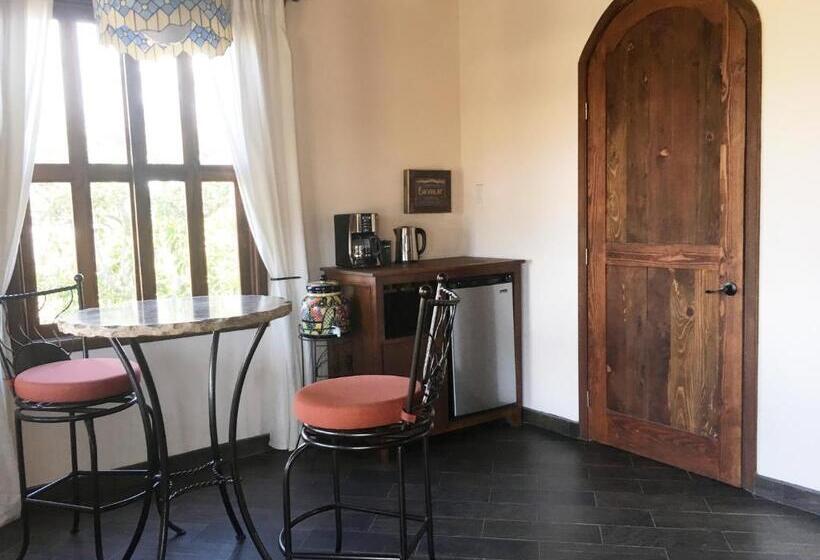 بنجلو قياسى, En Kanto Valle De Guadalupe