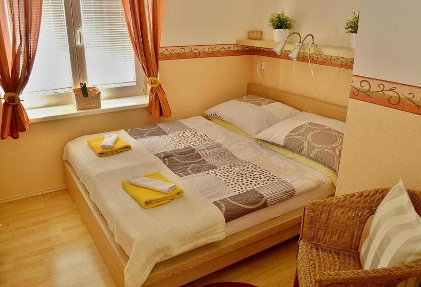 スタンダードルーム, Florian