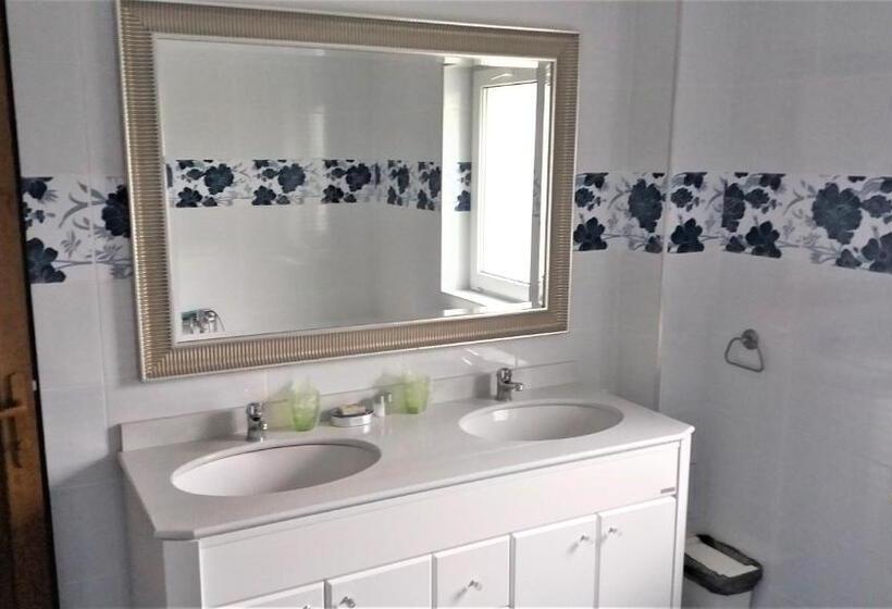 Номер Deluxe с Балконом, Monteoru