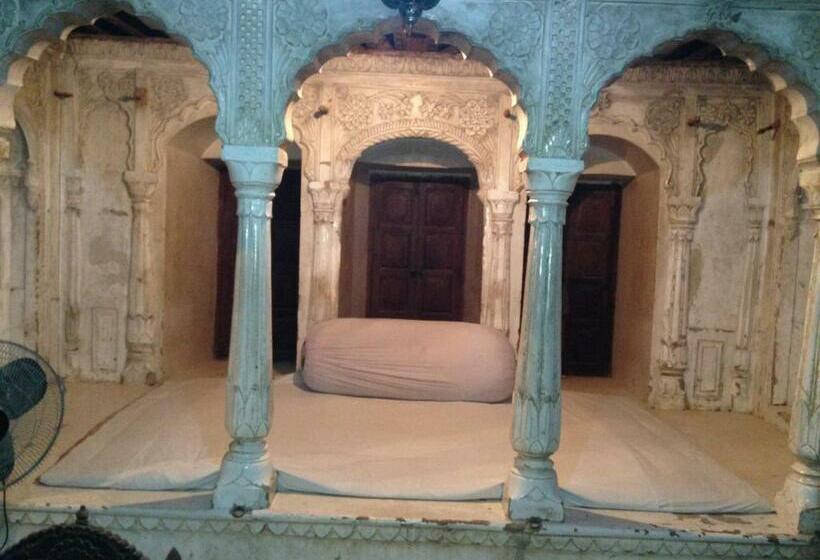 Suite, Narayan Niwas Castle