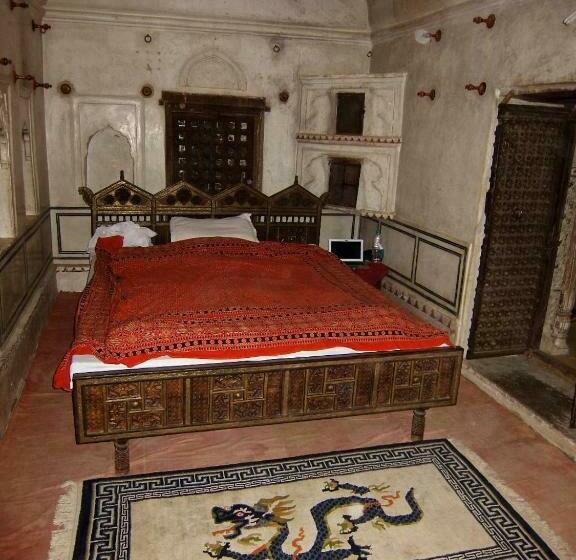 Suite, Narayan Niwas Castle