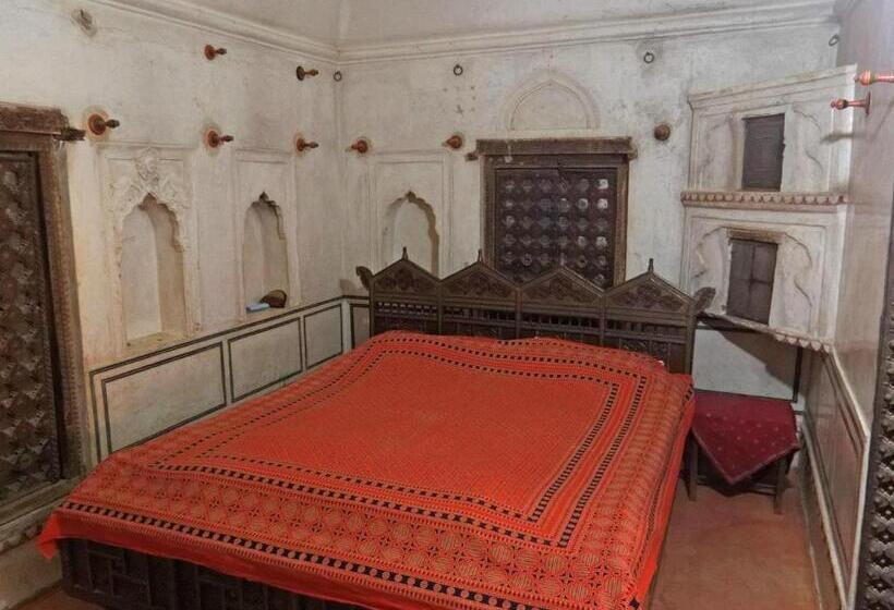 Pokój Standard, Narayan Niwas Castle