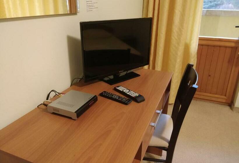 غرفة قياسية مزوَّدة بشُرفة, Restaurant Popini Laki