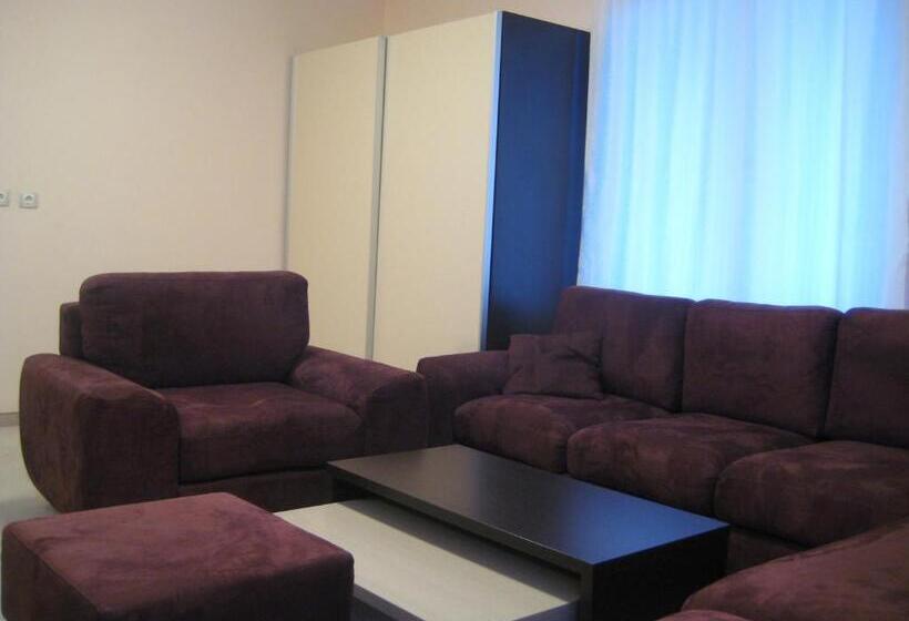 جناح مزوَّد بشرفة, Restaurant Popini Laki