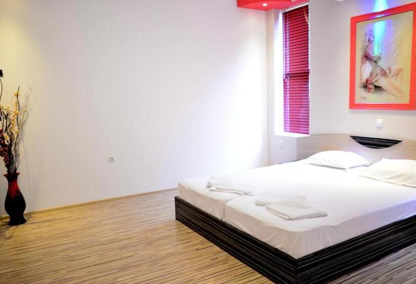 豪华工作室, Avangard