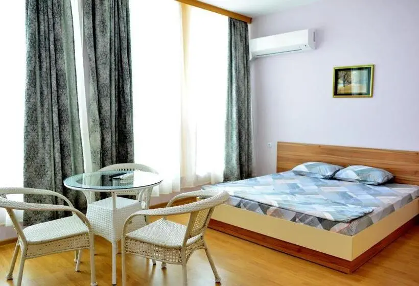 Deluxe-studio, Avangard