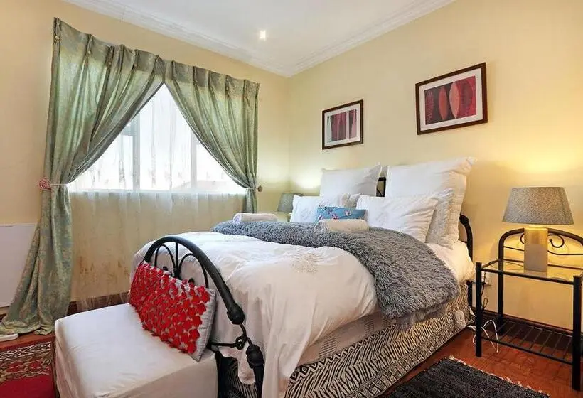 デラックスルーム, Natalie Guesthouse