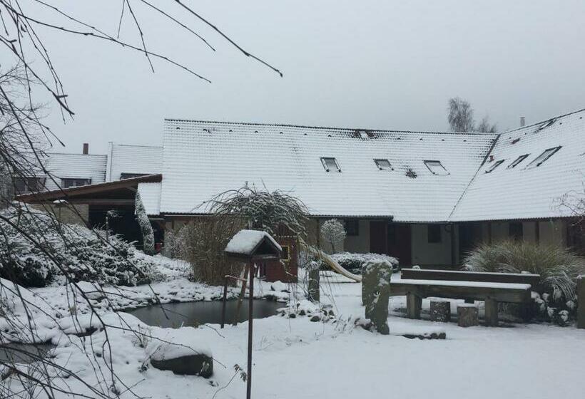 חדר סטנדרט לשלושה עם חדר אמבטיה משוף, Penzion Pohanka