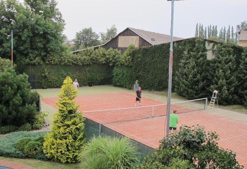 חדר סטנדרט לשלושה עם חדר אמבטיה משוף, Penzion Pohanka