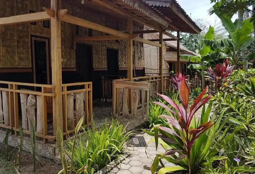 デラックスの４人部屋, Red Island Bungalows