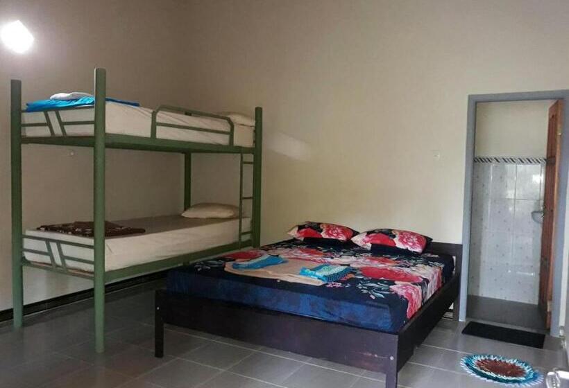 Négyágyas Standard Szoba, Red Island Bungalows