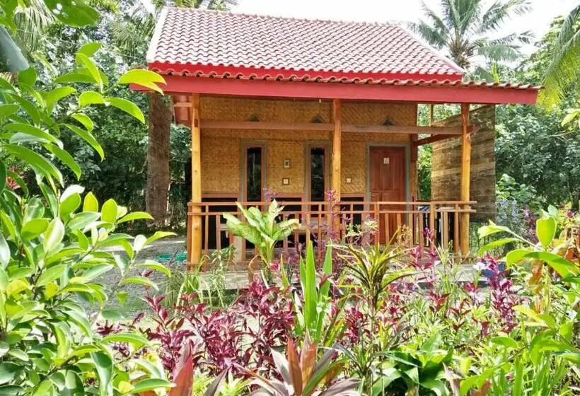スタンダード４人部屋, Red Island Bungalows