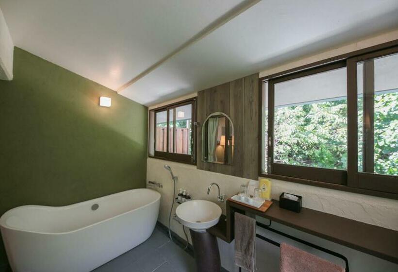 جناح ديلوكس, Tetsuya