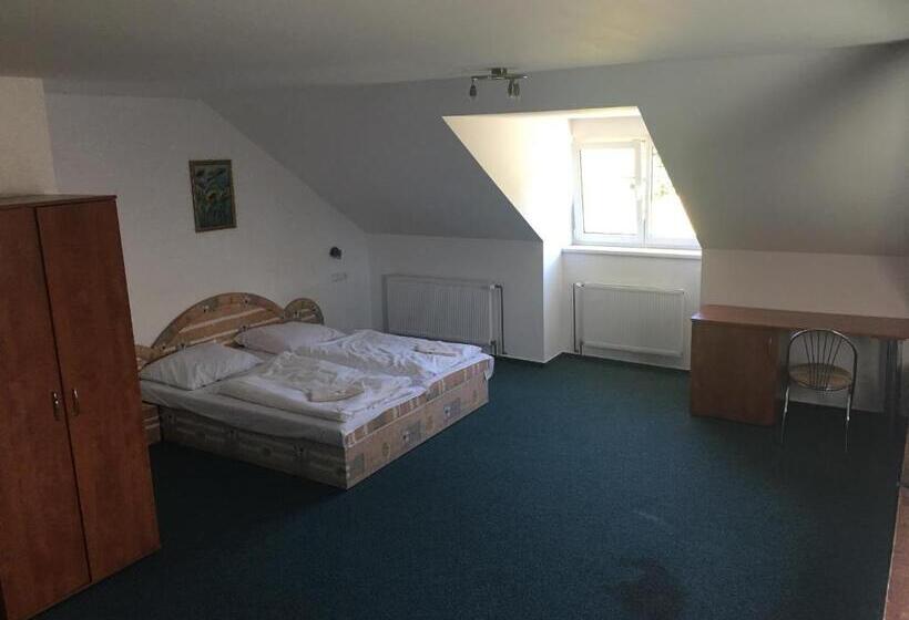 Семейный Номер, Pension Milštejn