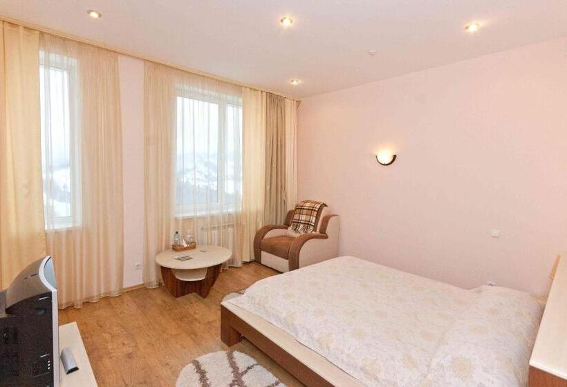 סוויטת ג'וניור, Kamyanka