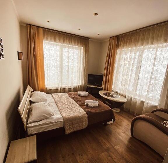 סוויטת ג'וניור סופריור, Kamyanka