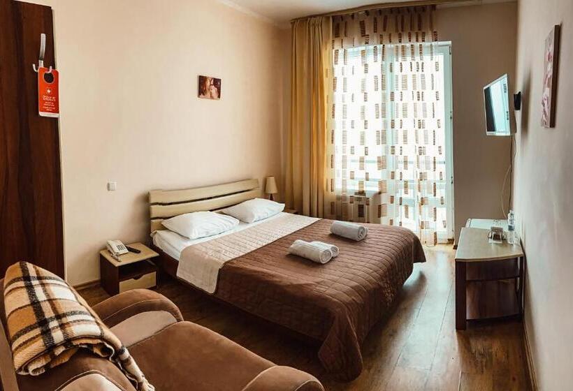 סוויטת ג'וניור, Kamyanka