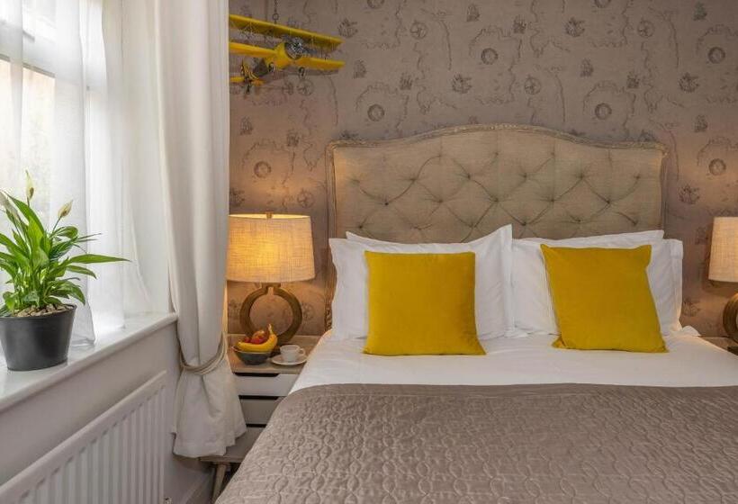 غرفة أساسية, Limestone