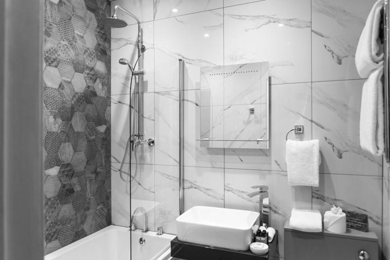 غرفة قياسية سرير كينج, Limestone