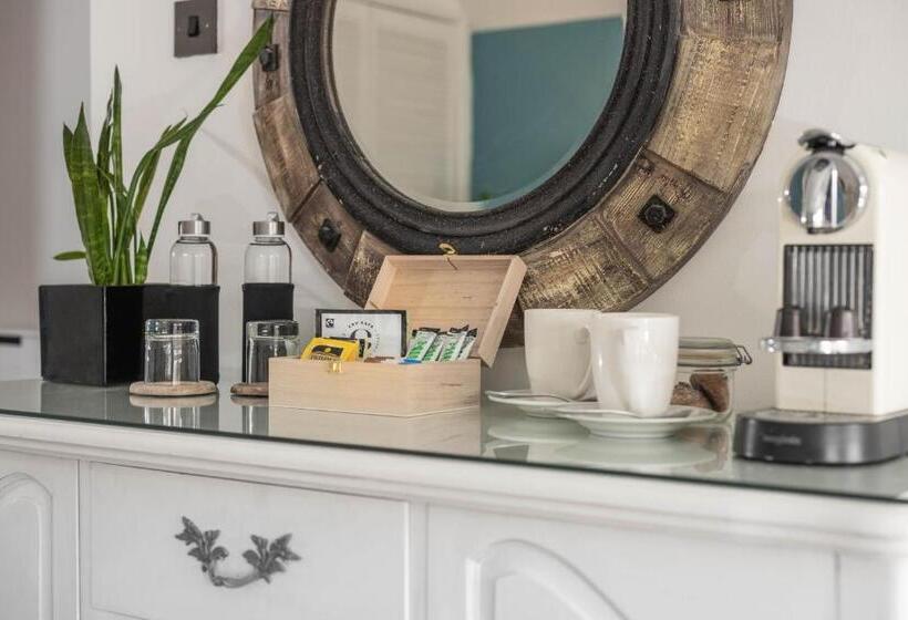 غرفة ديلوكس سرير كينج, Limestone