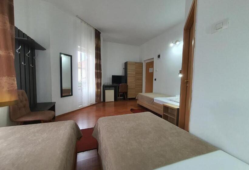 اتاق استاندارد سه نفره, Mures