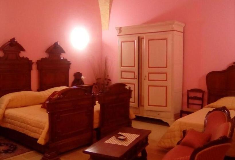 חדר דלוקס לשלושה, Palazzo Mellacqua