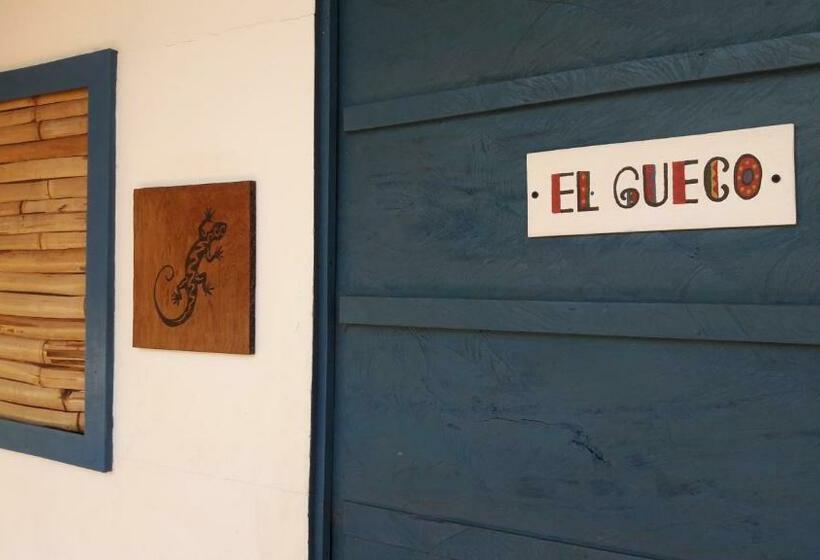 스탠다드 룸 공동 욕실, La Urraca Loca Hostel