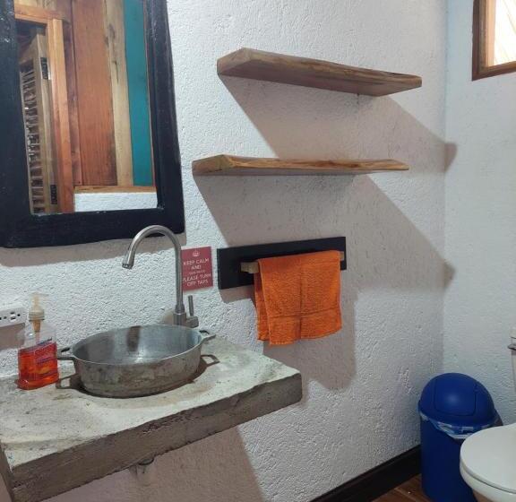 Бунгало Стандарт, La Urraca Loca Hostel