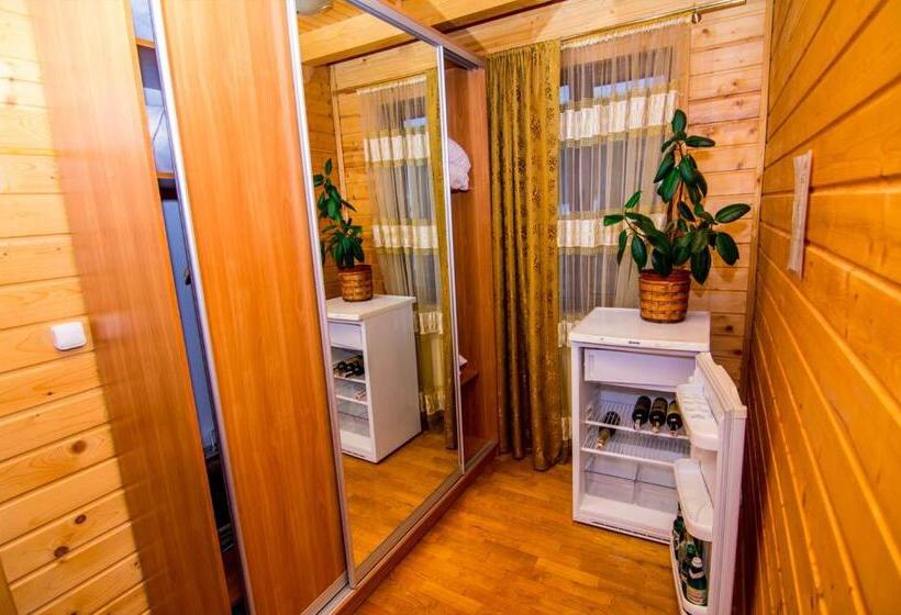 Habitación Familiar, And Restaurant Complex Skolmo