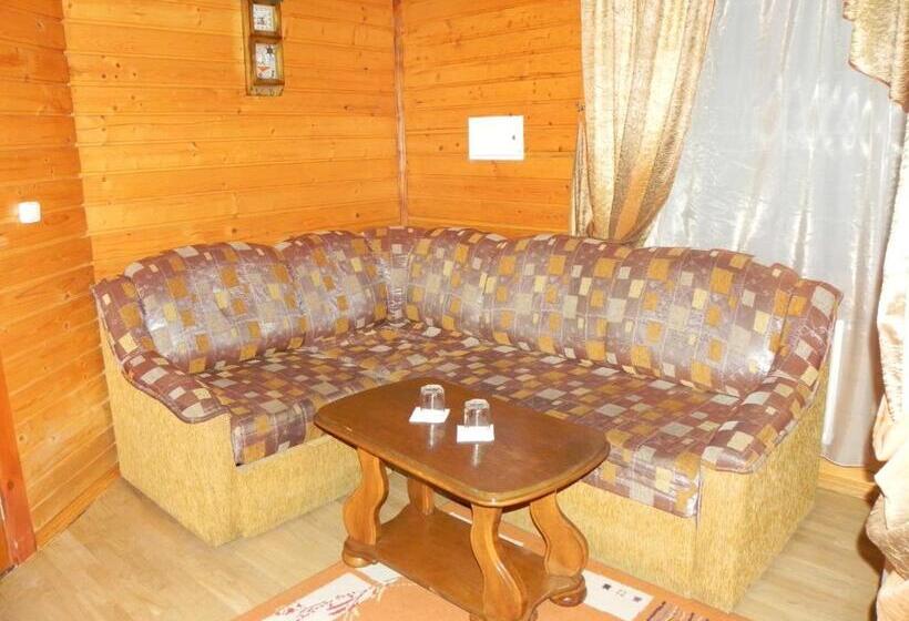 家庭间, And Restaurant Complex Skolmo