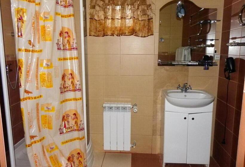 家庭间, And Restaurant Complex Skolmo