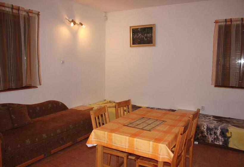 带1个卧室的带阳台的公寓, Apartmany U Janka Vinné Jazero