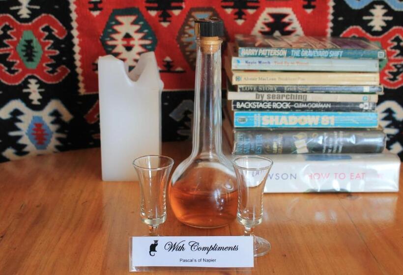 חדר סטנדרט עם מרפסת, Pascal's Of Napier