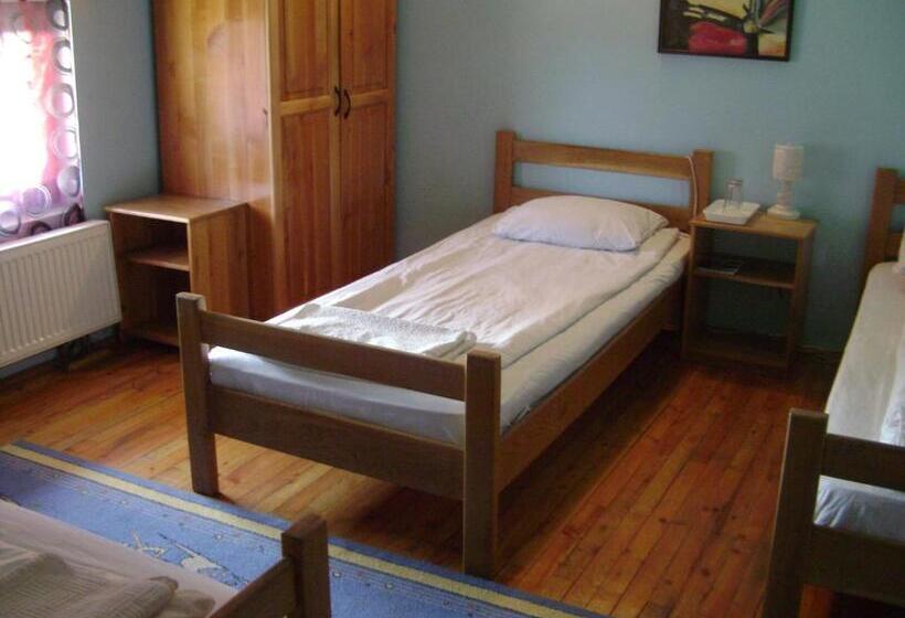 חדר סטנדרט לשלושה, Pensiunea Popasul Iancului