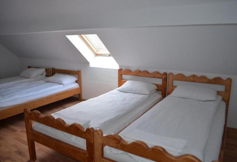 חדר סטנדרט לשלושה, Pensiunea Popasul Iancului