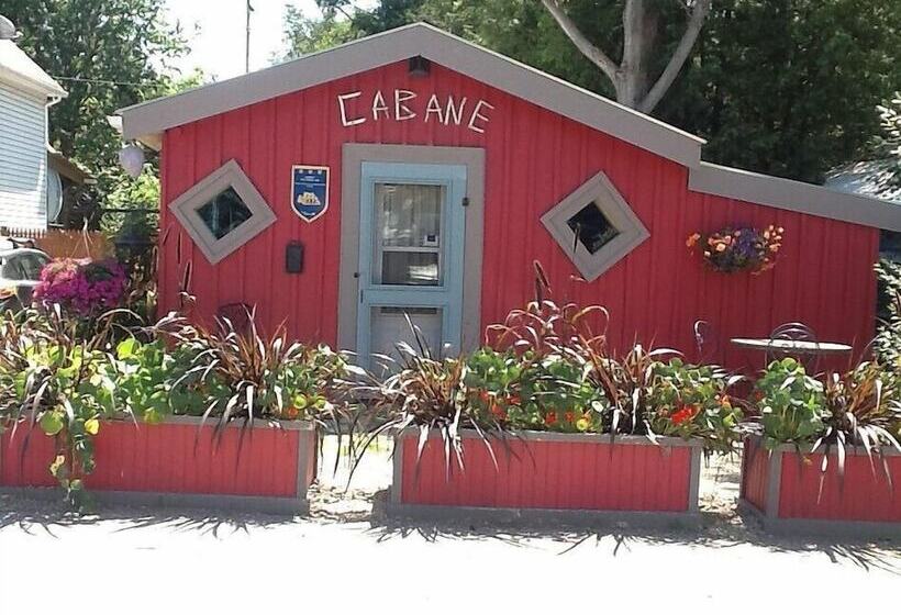 小室, Auberge Old Chelsea