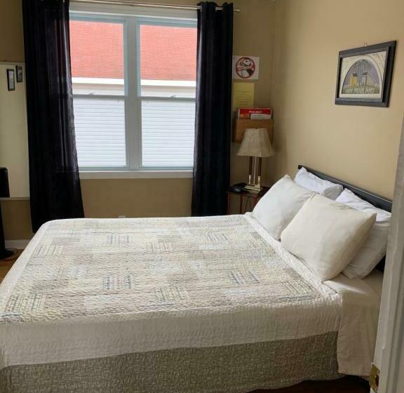 Standard Værelse Delt Badeværelse, Exploits Inn And Suites