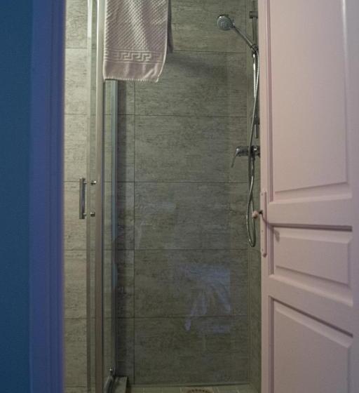 Номер Стандарт, Au Cheval Noir