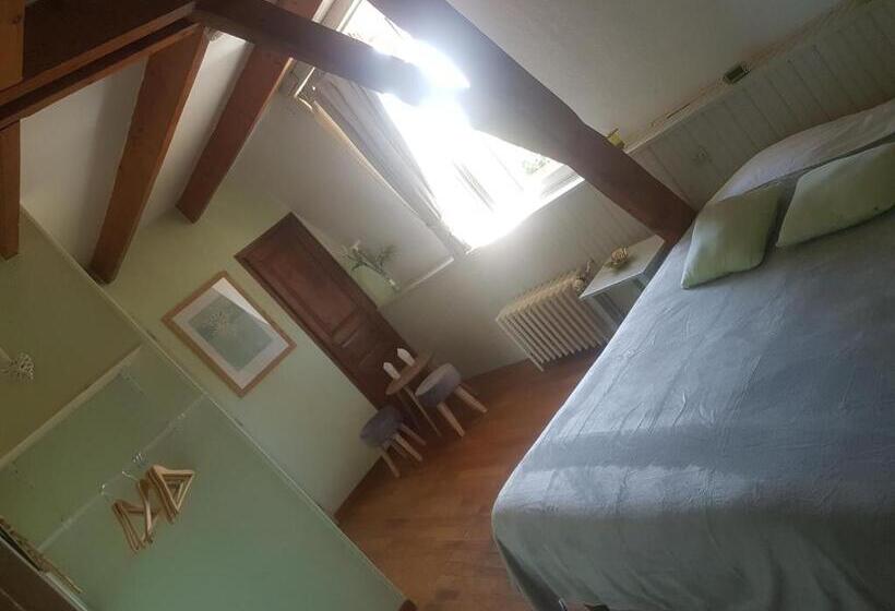 Номер Стандарт Трехместный, Au Cheval Noir