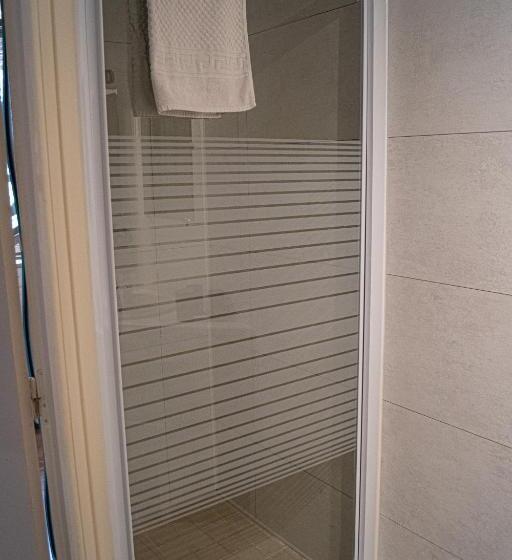 Номер Стандарт, Au Cheval Noir