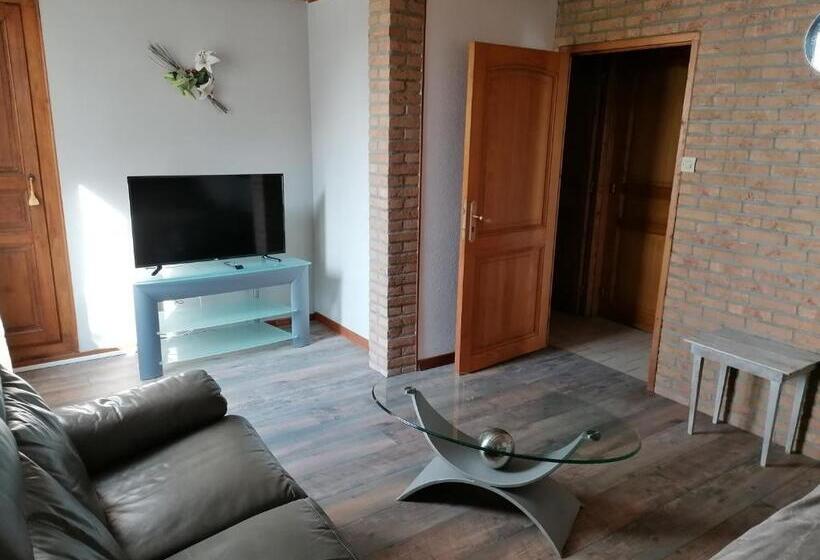 Дом 2 Спальни, Au Cheval Noir