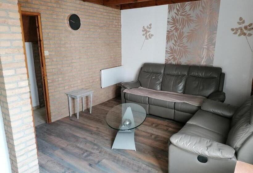 Дом 2 Спальни, Au Cheval Noir