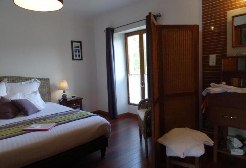 Номер Стандарт Вид на Сад, Au Relais De Chaussy