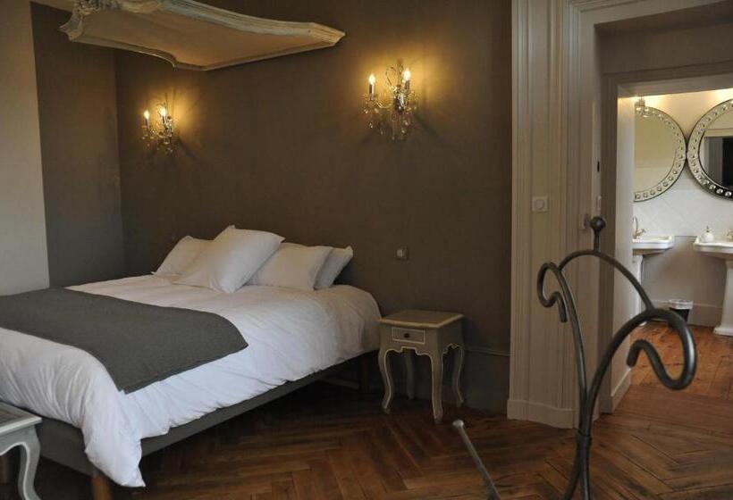 סוויטה משפחתית, Domaine Des Grands Cèdres