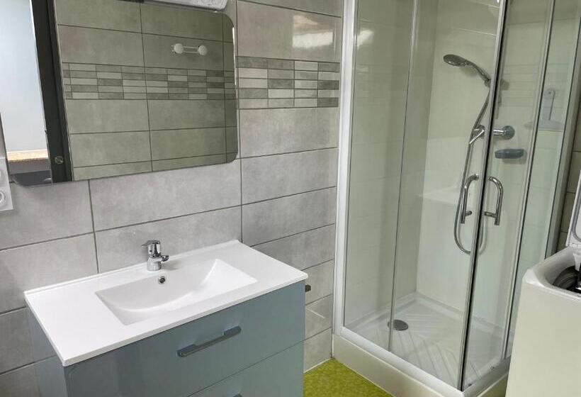 스탠다드 스튜디오 풀장 전망, La Ferme De Montard