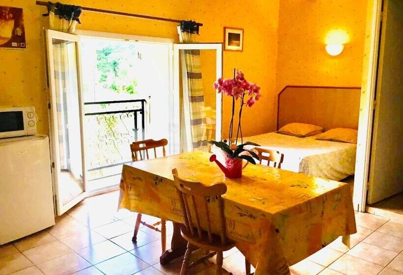 스탠다드 스튜디오, La Ferme De Montard