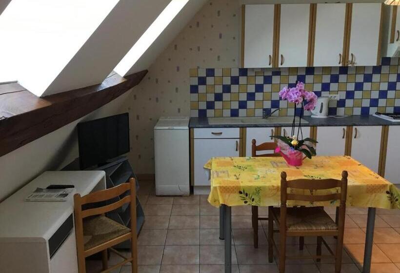 스탠다드 스튜디오, La Ferme De Montard