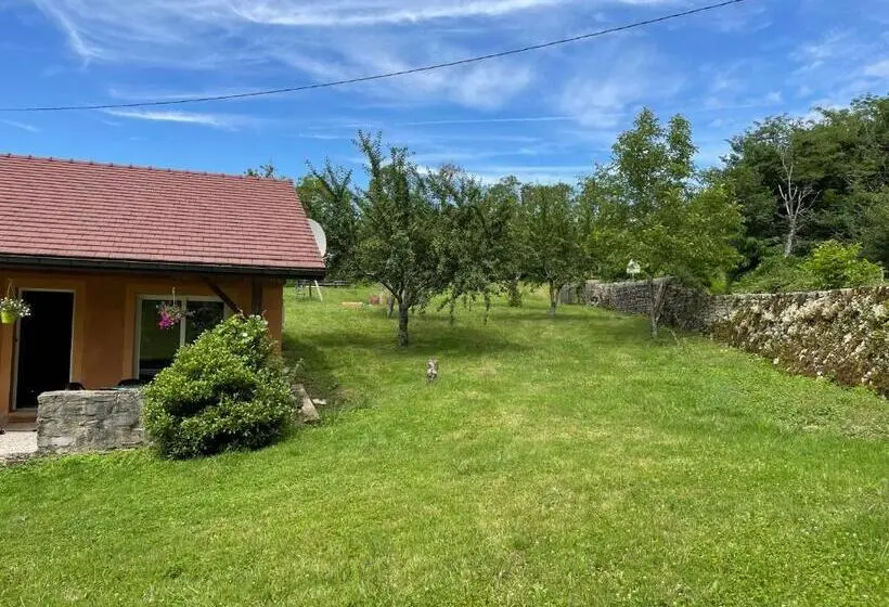 庭の見える1ベッドルームアパートメント, La Ferme De Montard