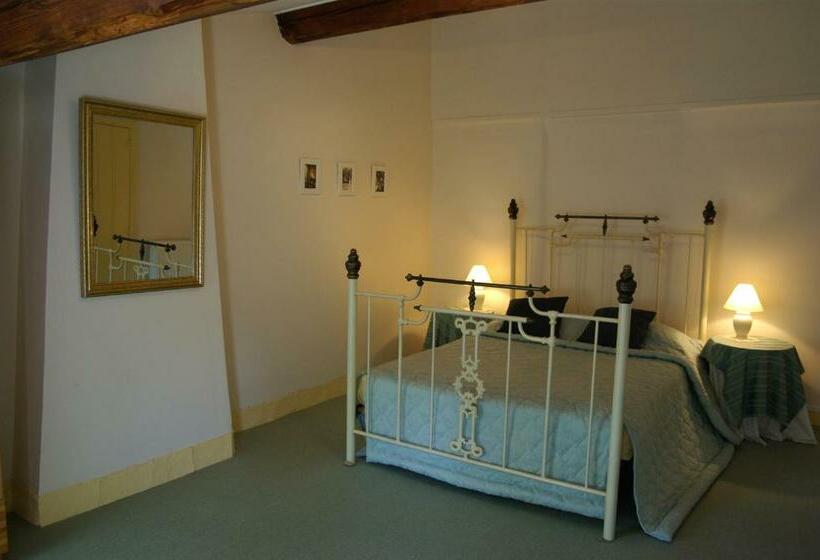 חדר סטנדרט, L'impasse Du Temple